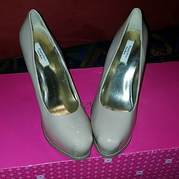 Vera Wang Shoes - Shoes